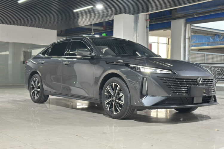 长安 逸动 2025款 蓝鲸 1.5T 500Bar尊贵型车身外观6005