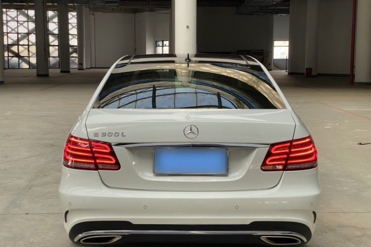 奔驰E级 2014款 改款 E 300 L 运动型车身外观6010