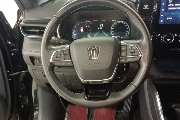 丰田 皇冠陆放 2022款 2.0T 四驱劲耀版中控内饰13