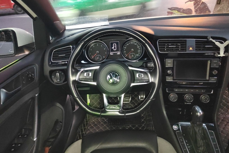 大众 高尔夫 2018款 280TSI 自动R-Line型中控内饰13