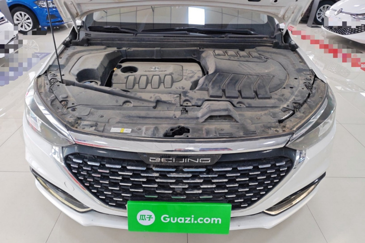 北京汽车 北京U5 2020款 1.5L 手动尊贵版 国VI机舱底盘24