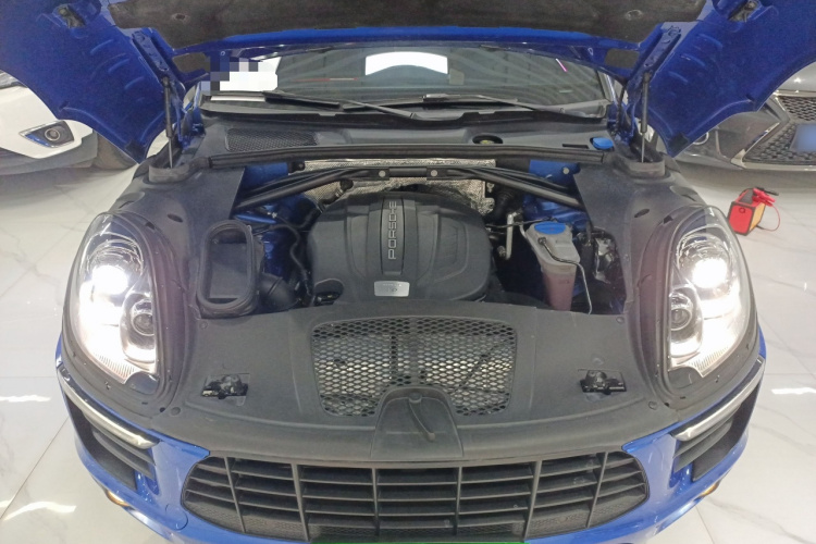 保时捷 2016款 Macan 2.0T机舱底盘24