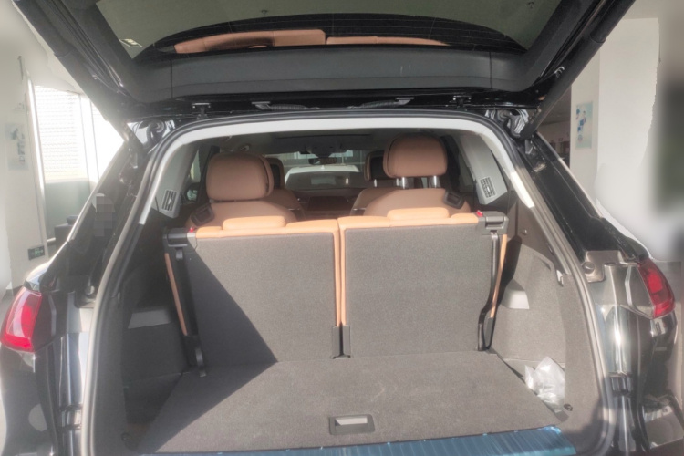 奥迪Q6 2024款 45 TFSI quattro 齐云型 羽林套装 6座中控内饰23