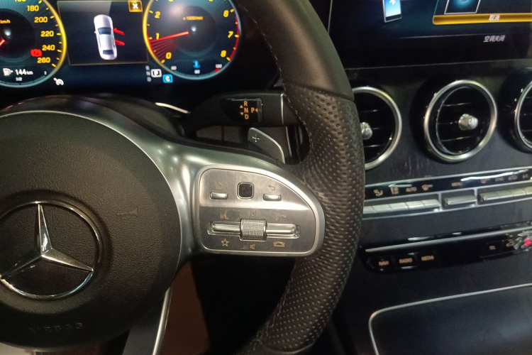 奔驰C级 2020款 C 200 L 时尚型运动版局部细节18