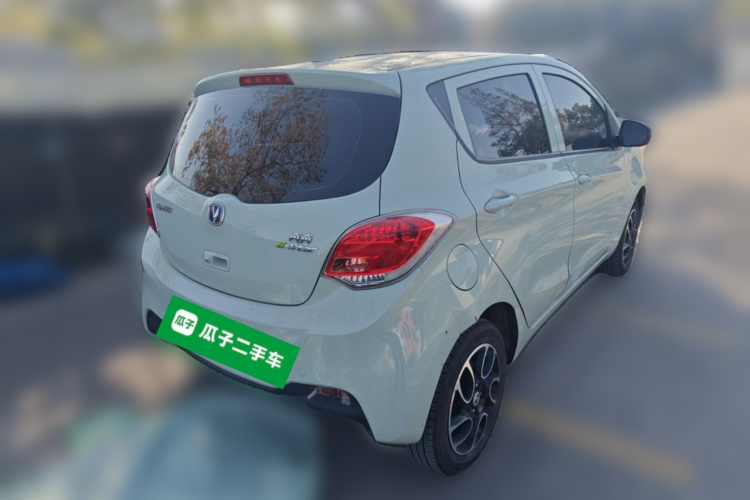 长安欧尚 奔奔E-Star 2021款 国民版 多彩款 磷酸铁锂（31.86kWh）车身外观6005