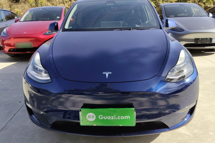 特斯拉 Model Y 2022款 长续航全轮驱动版车身外观2