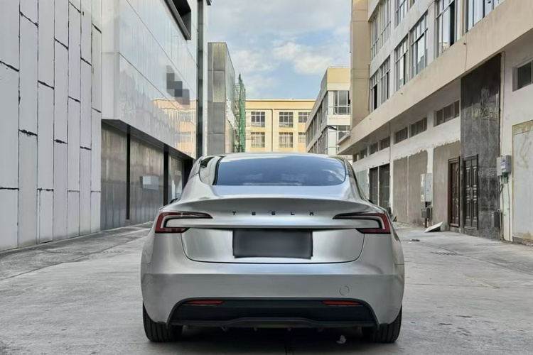 特斯拉 Model 3 2023款 后轮驱动版车身外观6007