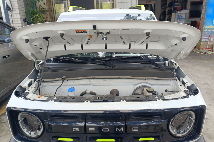 吉利银河 2024款 200km 熊猫骑士机舱底盘24