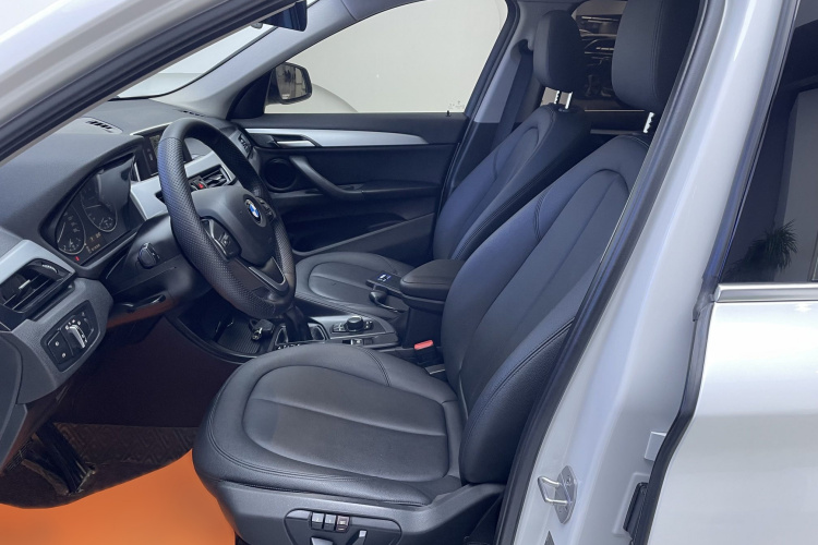 宝马X1 2018款 sDrive20Li 领先型中控内饰7002