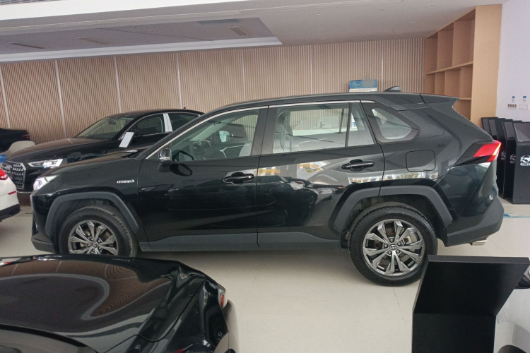 丰田 RAV4荣放 2023款 双擎 2.5L E-CVT两驱精英版车身外观4