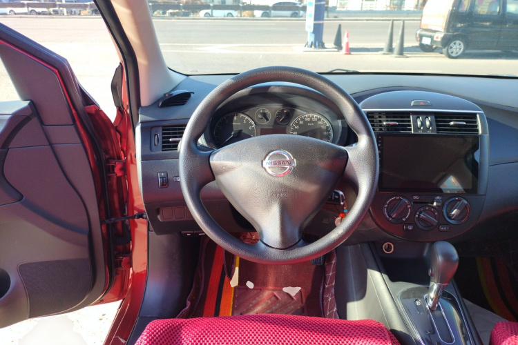 日产 骐达TIIDA 2014款 1.6L CVT舒适型中控内饰13