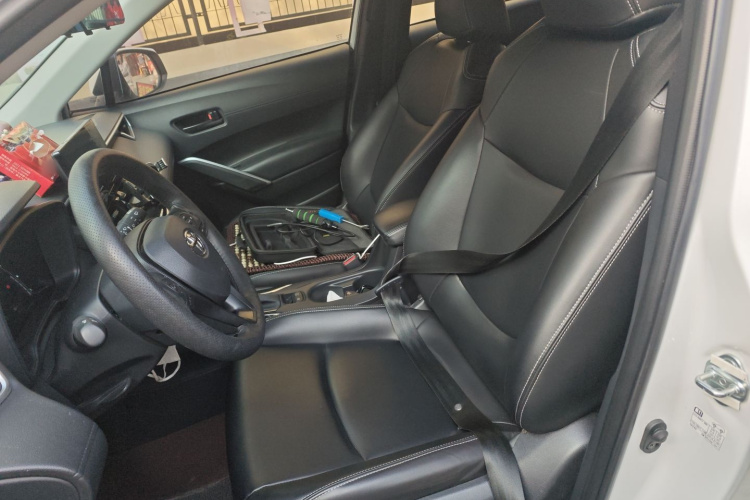 丰田 卡罗拉锐放 2023款 双擎 2.0L 精英版中控内饰19