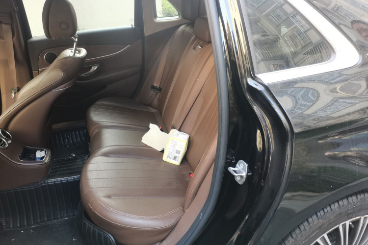 奔驰E级 2021款 E 300 L 时尚型中控内饰21