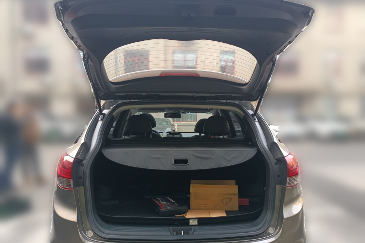 北京现代ix35 2010款 2.0L 自动四驱尊贵版GLS局部细节23