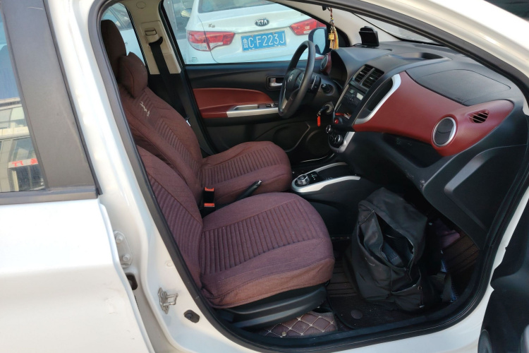 长安 奔奔 2015款 1.4L IMT豪华型 国V局部细节41