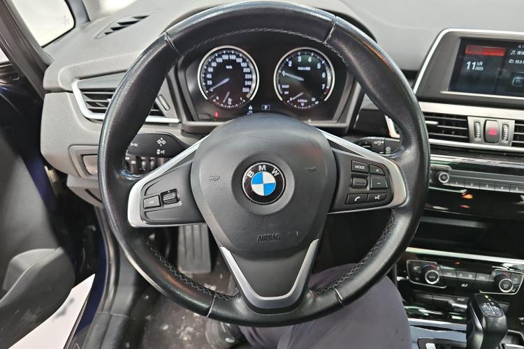 宝马2系旅行车 2019款 218i 领先型中控内饰7004