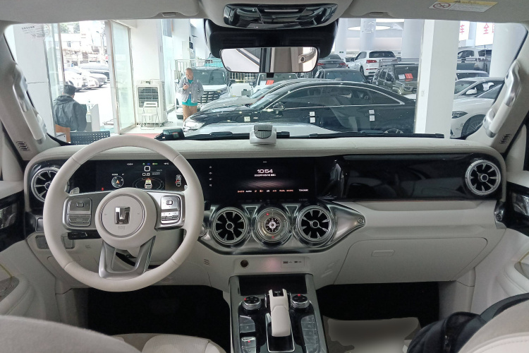 超境汽车 共创坦克300 2021款 2.0T 赛博坦克中控内饰7002