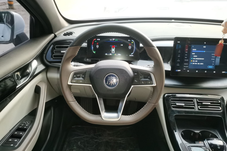 比亚迪 秦PLUS 2024款 荣耀版 DM-i 55KM领先型中控内饰13