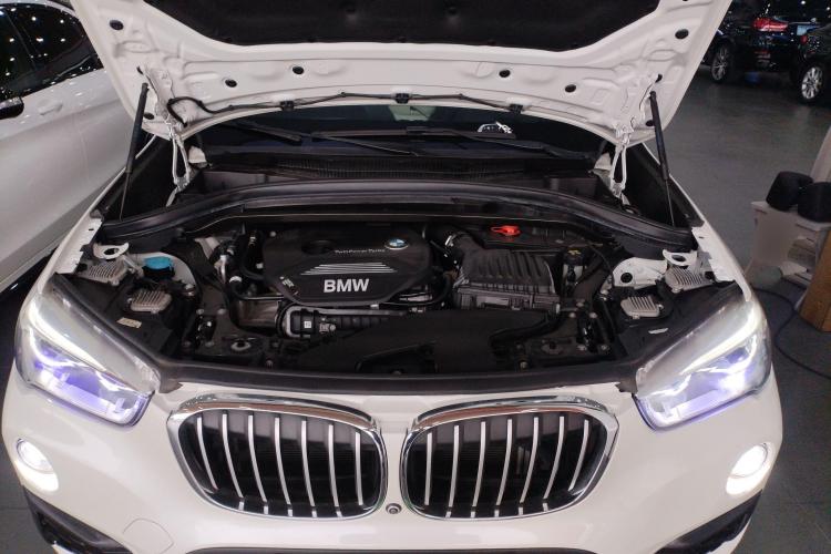 宝马X1 2018款 sDrive18Li 时尚型机舱底盘24