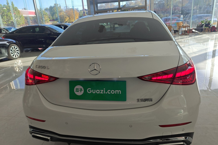 奔驰C级 2023款 改款 C 200 L 运动版车身外观6
