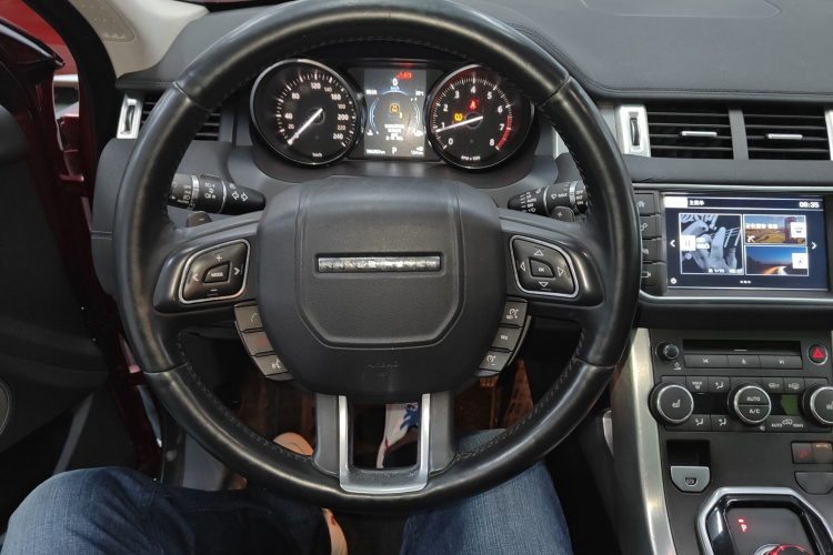 路虎 揽胜极光 2016款 2.0T SE PLUS 智享版中控内饰13