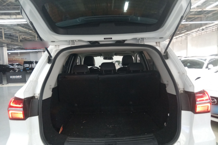 荣威RX5 2022款 330TGI 自动国潮版机舱底盘23