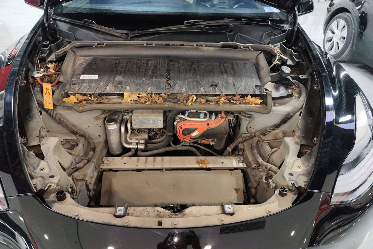 特斯拉 Model Y 2021款 标准续航后驱版机舱底盘24