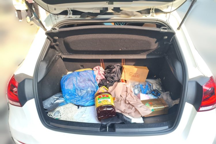 奔驰A级(进口) 2021款 A 200 时尚型中控内饰23