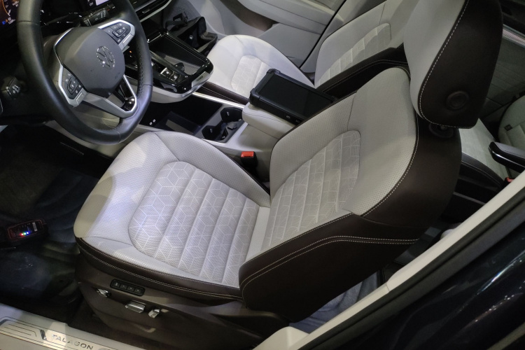 大众 揽境 2022款 380TSI 四驱豪华佳境版Pro 6座中控内饰19