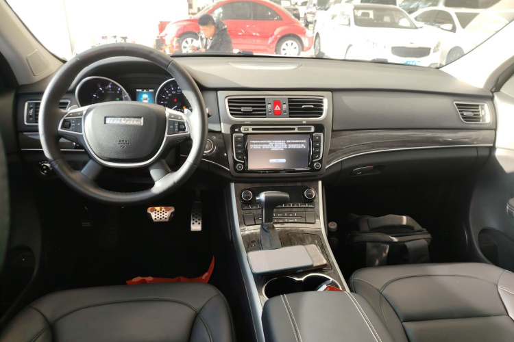 哈弗H8 2015款 2.0T 两驱舒适型中控内饰12