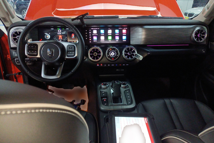 坦克300 2023款 越野版 2.0T 征服者中控内饰12