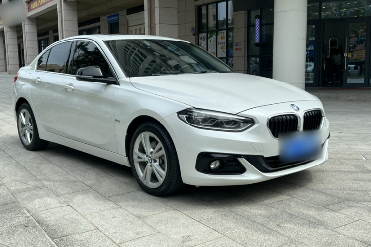 宝马1系 2017款 118i 设计套装型车身外观6003