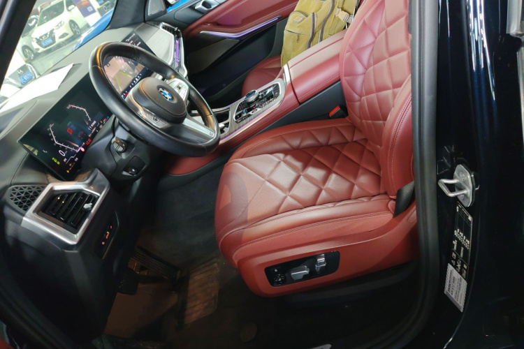 宝马X5 2023款 xDrive 40Li M运动曜夜套装局部细节19