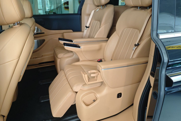 岚图汽车 岚图梦想家 2025款 PHEV 四驱尊贵鲲鹏版中控内饰21