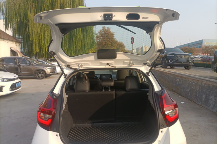 丰田 威驰FS 2021款 1.5L CVT锋驰版机舱底盘23