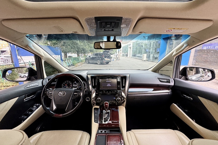 丰田 埃尔法 2015款 3.5L 豪华版中控内饰7001