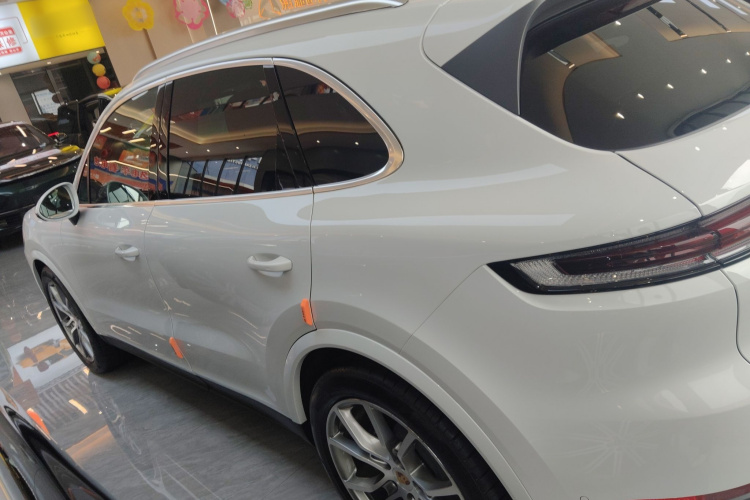 保时捷 2024款 Cayenne 3.0T车身外观4