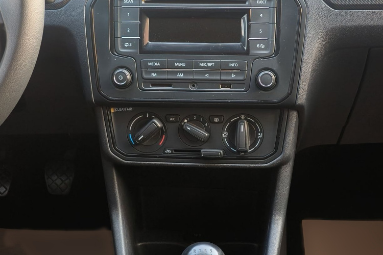 大众 捷达 2019款 梦想版 1.4L 手动时尚型局部细节16