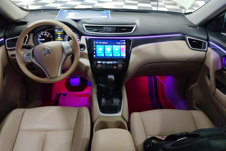 日产 奇骏 2014款 2.5L CVT领先版 4WD中控内饰12