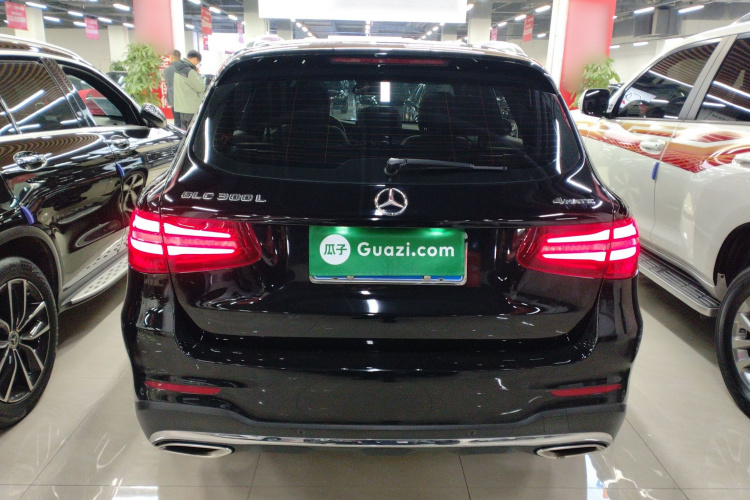奔驰GLC 2019款 改款 GLC 300 L 4MATIC 动感型车身外观6