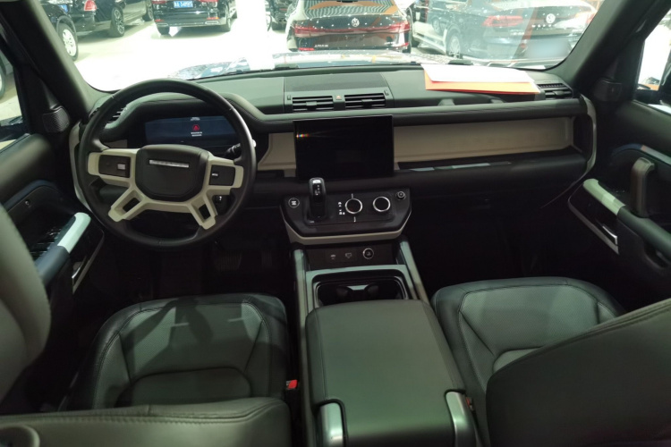 路虎卫士 2023款 110 3.0T P400 X-DYNAMIC HSE中控内饰12