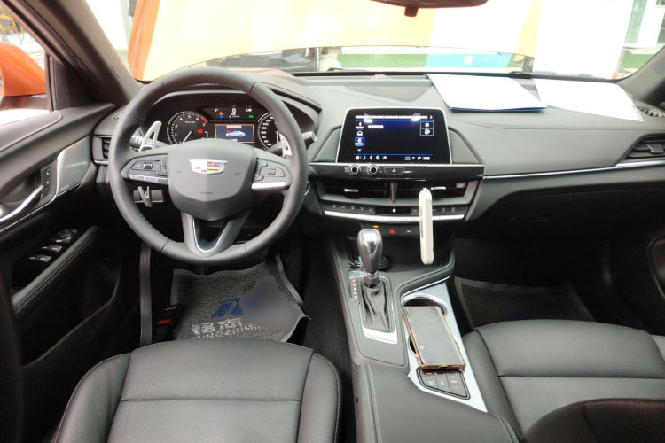 凯迪拉克CT4 2023款 25T 豪华型中控内饰12