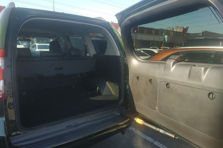 丰田 普拉多 2015款 2.7L 自动标准版机舱底盘23