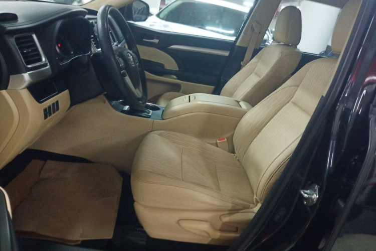 丰田 汉兰达 2018款 2.0T 四驱精英版 7座 国VI中控内饰19