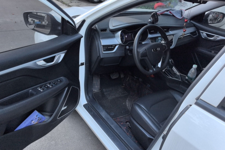 吉利汽车 远景 2020款 1.5L CVT超值版中控内饰7003