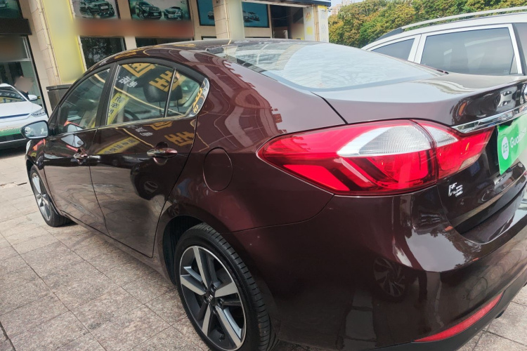 起亚K3 2016款 1.6L 自动GLS车身外观4