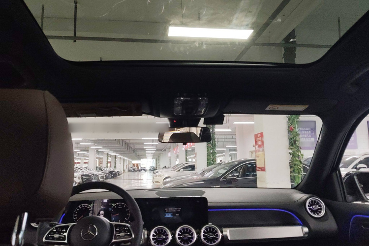 奔驰GLB 2022款 GLB 220 时尚型局部细节22