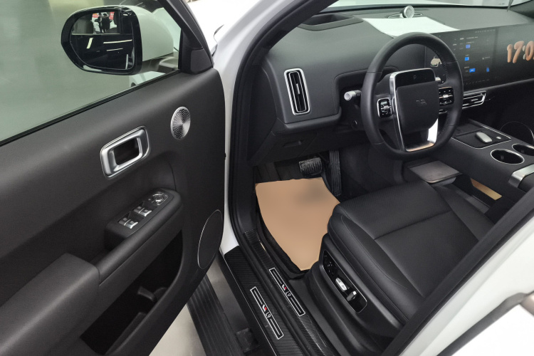 理想汽车 理想L9 2025款 Ultra 智能焕新版中控内饰20