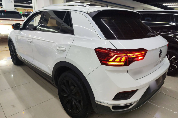 大众 T-ROC探歌 2020款 230TSI DSG两驱进取型车身外观4