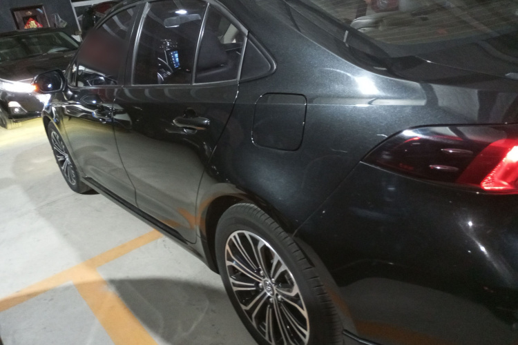 丰田 卡罗拉 2021款 1.2T S-CVT 运动版车身外观4